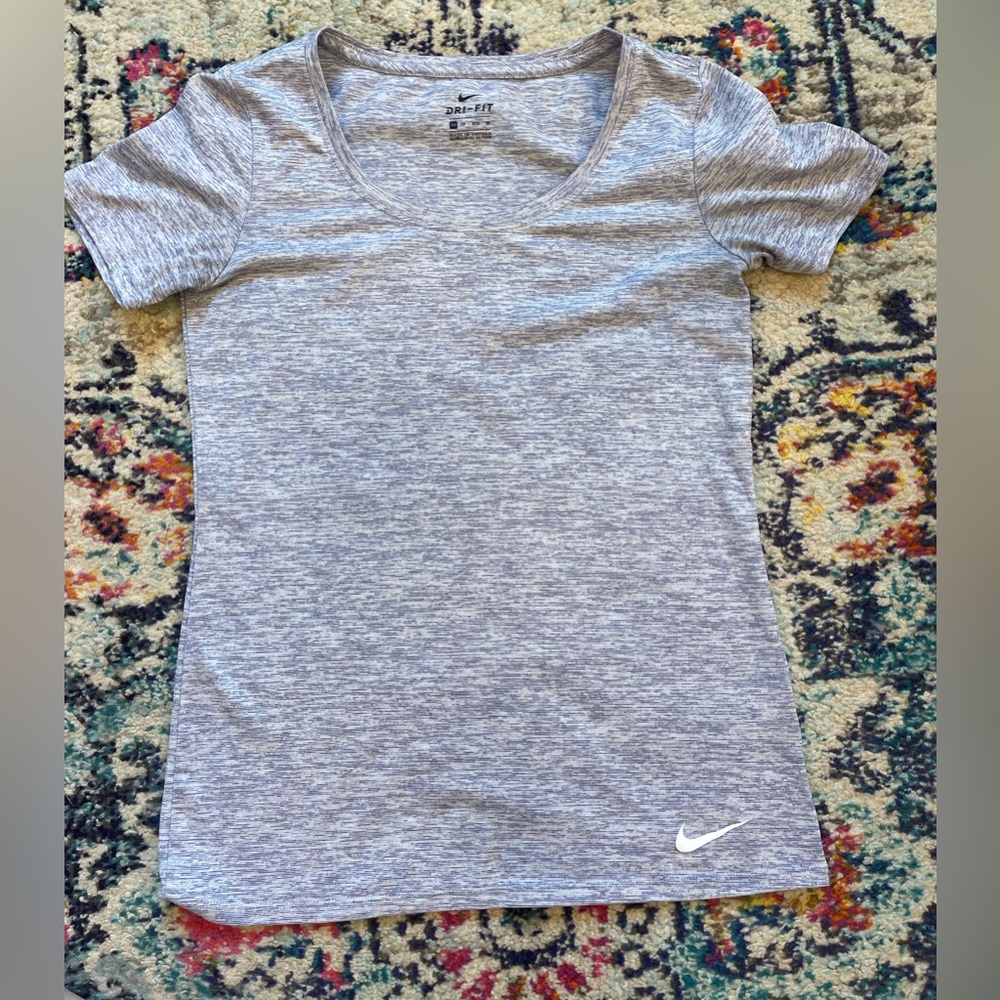 Nike like-new dri-fit crewneck top in white/lilac. Size XS.